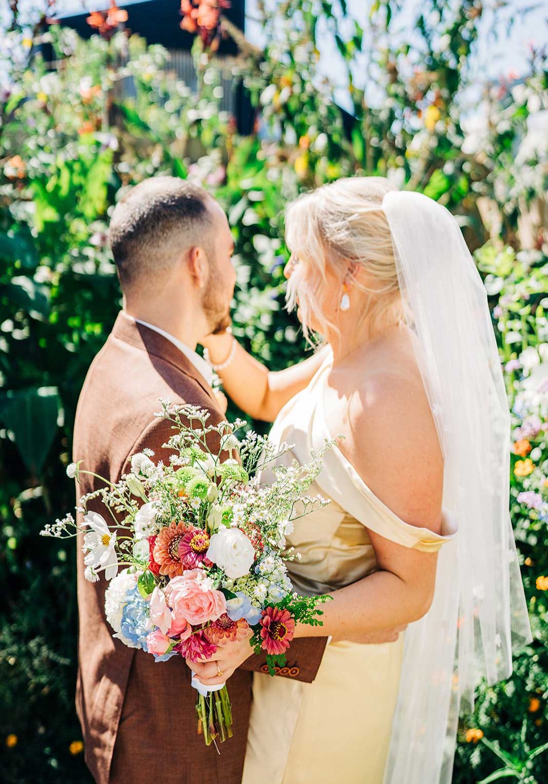 sophie-daniel-bonny-bar-fitzroy-dani-bartlett-photography-flowers